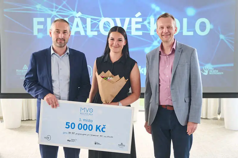 BEE-BOT programujeme pro bezpečnost dětí na silnicích